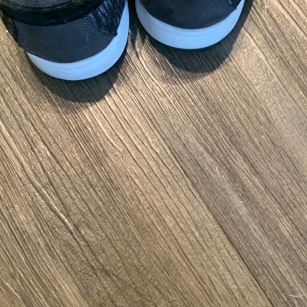 Shoes - Picture 4 of 4